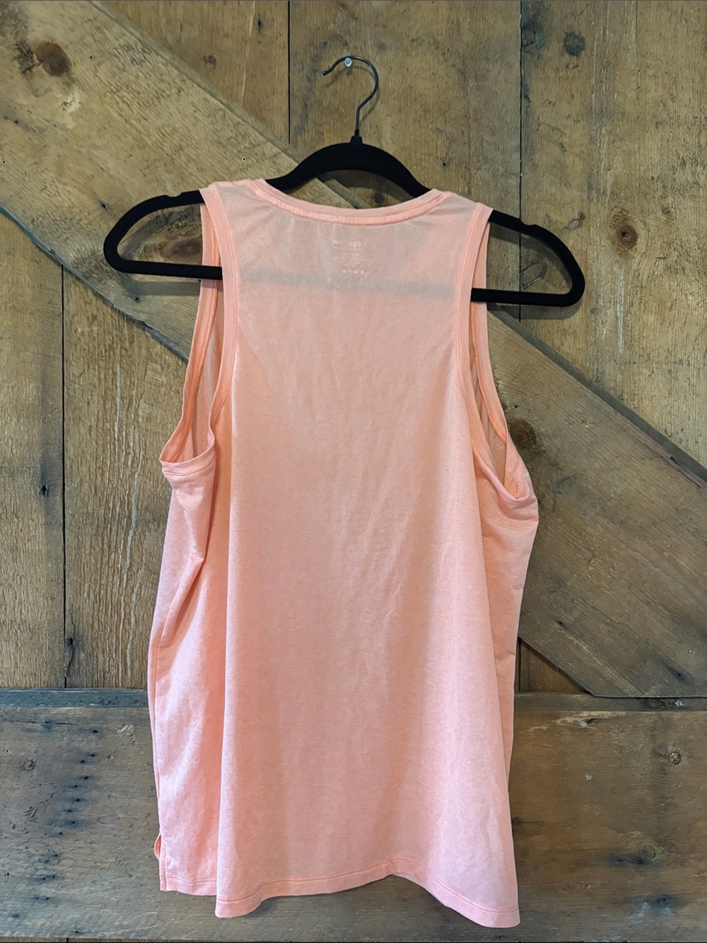 Peloton Peach Crewneck Performance Tank - Picture 4 of 6